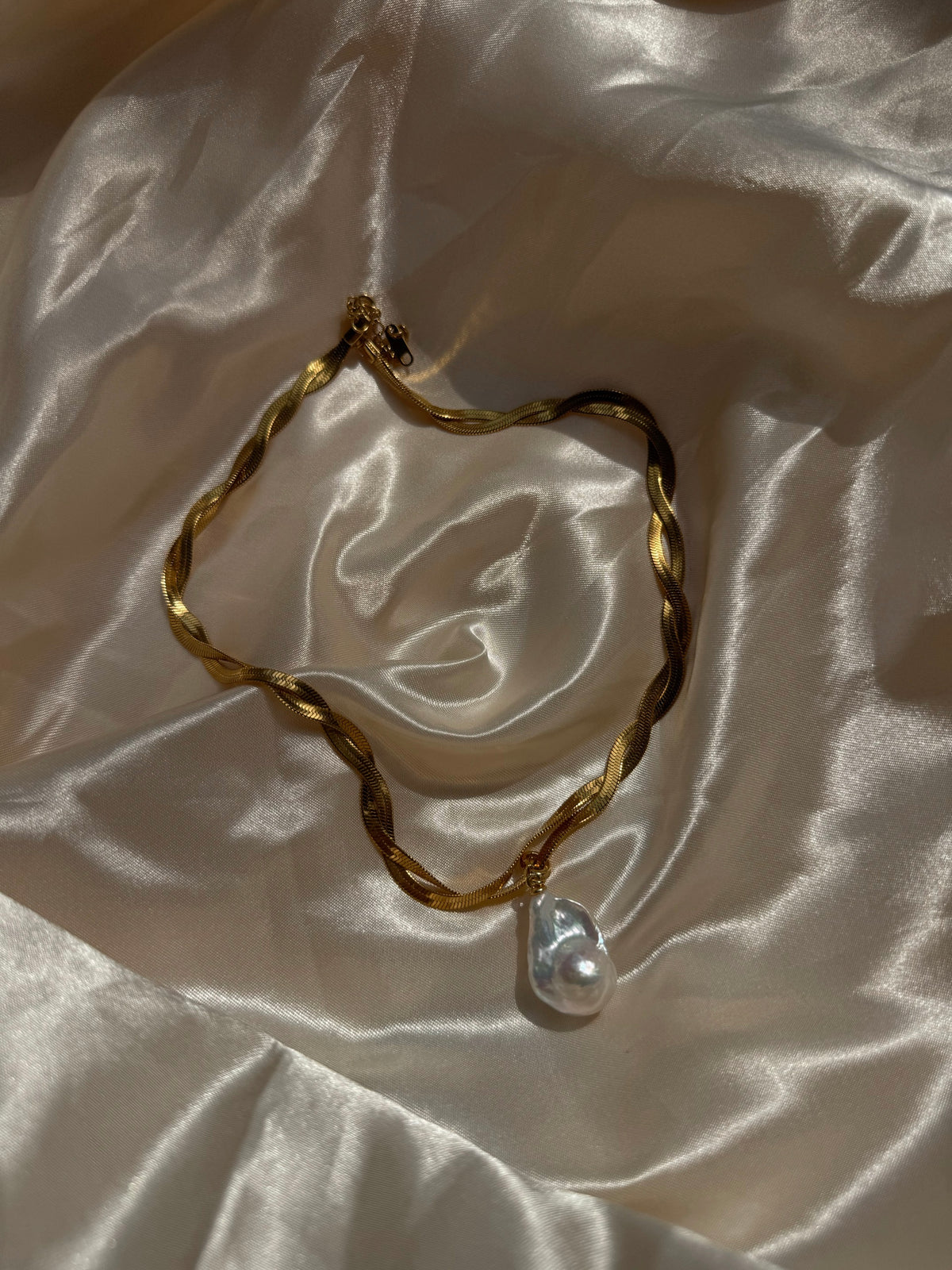 Isla Baroque Pearl Necklace