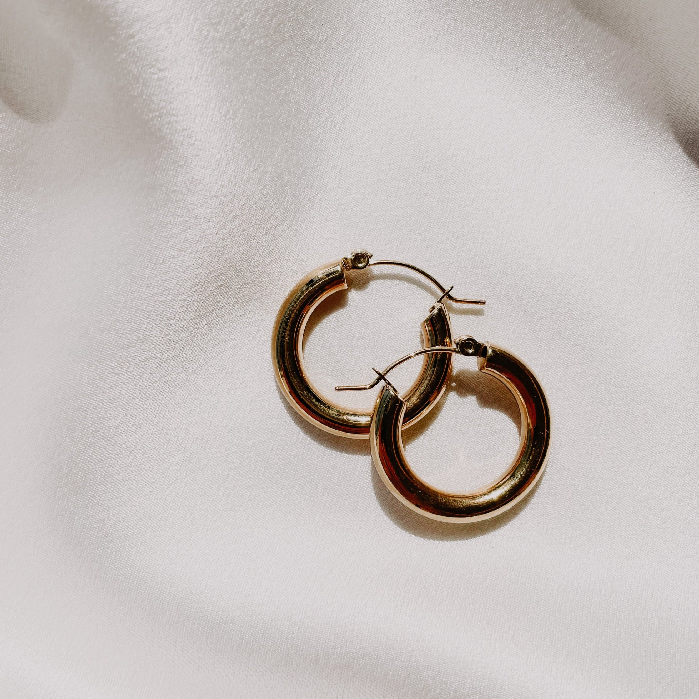 【HEYMAEVE】Holly Hoopsピアス Holly Hoops – HEYMAEVE