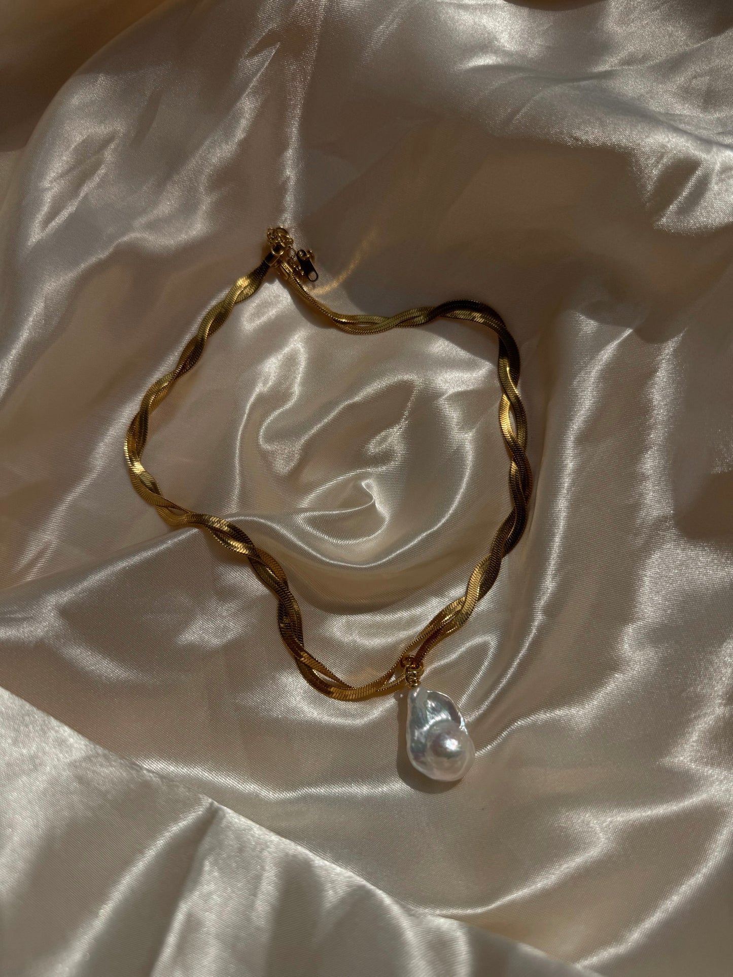 Isla Baroque Pearl Necklace