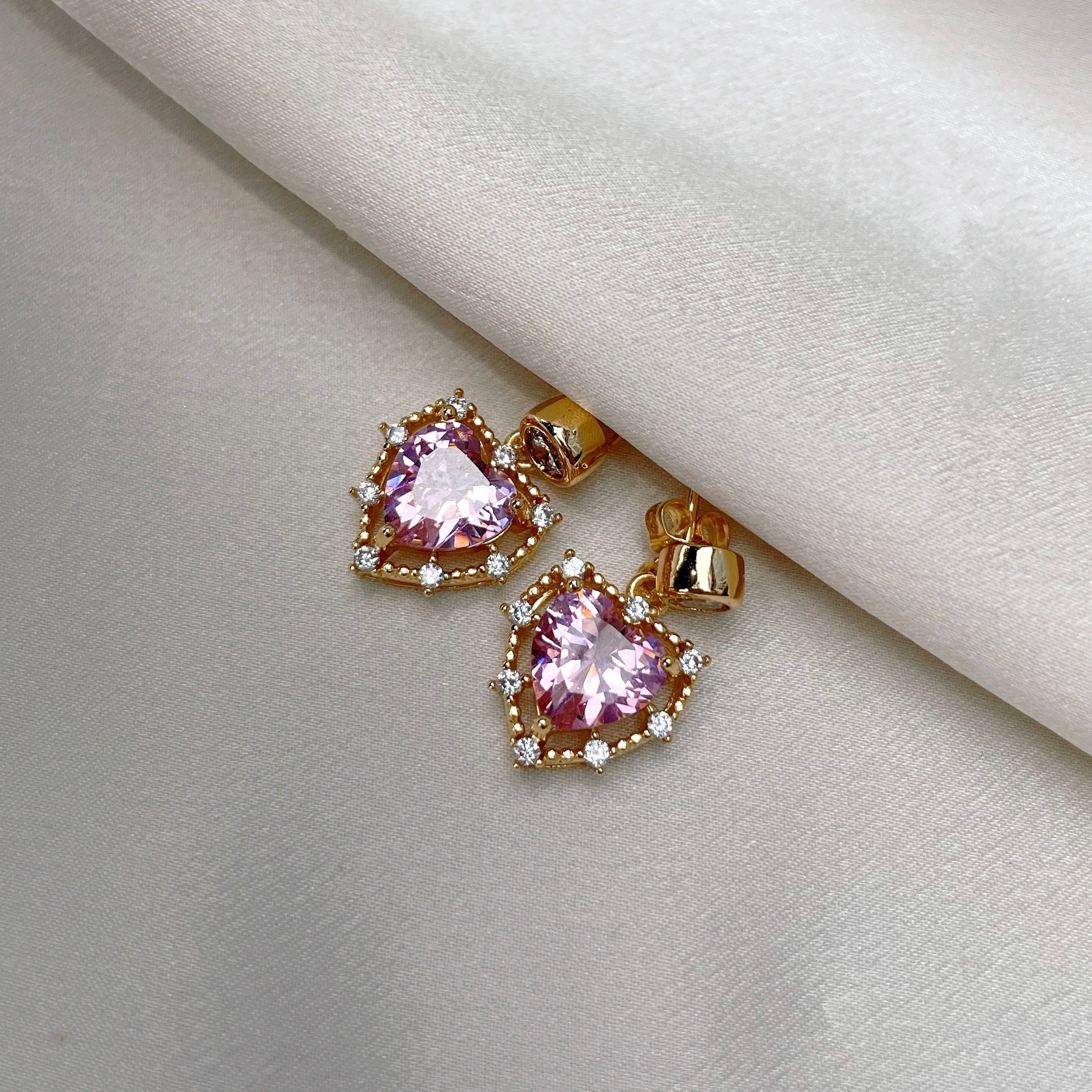 【HEYMAEVE】Emma Harperピアス Emma Harper Earrings – HEYMAEVE